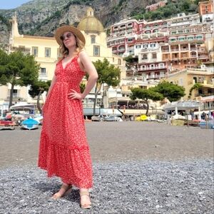 Nwot Lulu's Summer Ease Red/White Tiny Floral /Gold V Neck Sleeveless Midi Dress